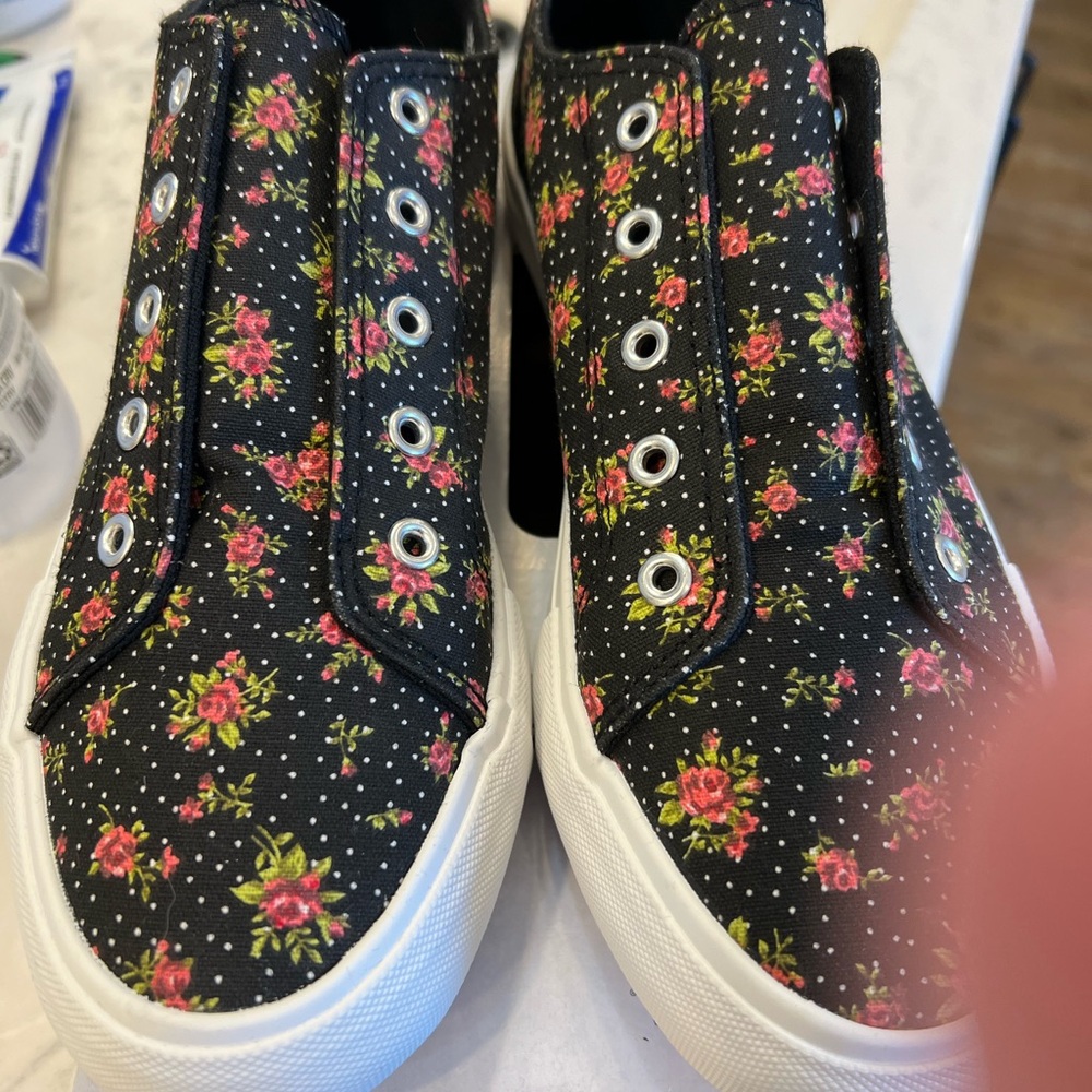 Serra Black Floral Athletic Shoes